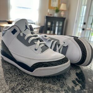 Kids Jordan Retro 3 White & Midnight Navy Size 3.5